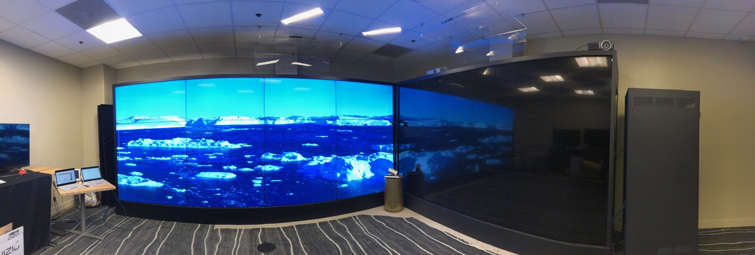 Double Video wall tactile